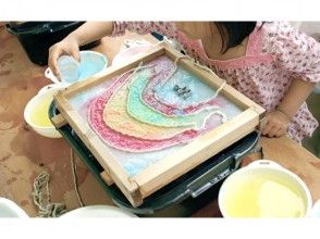 【東京・西多摩】筆を使わず紙漉きで絵を描く「和紙アート」を体験の画像