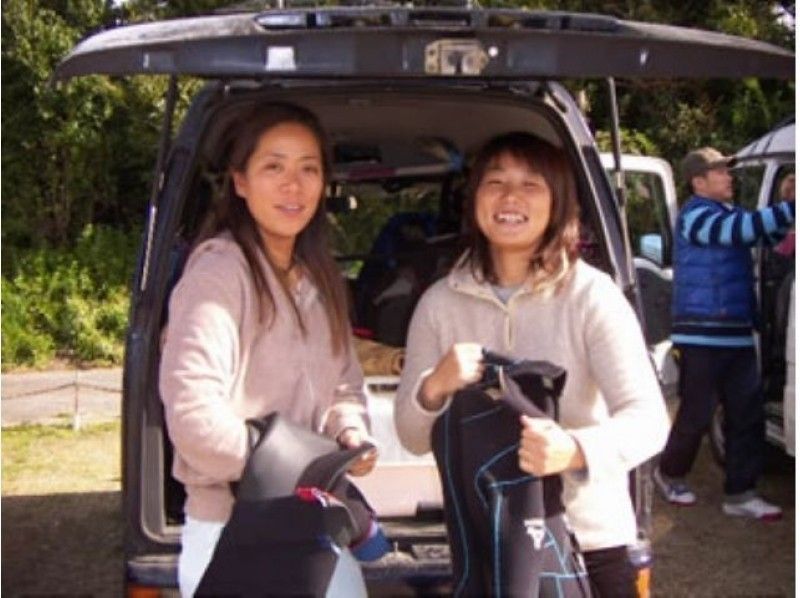 【神奈川・湘南・サーフィンスクール】社会人女性２人以上の方限定！ハイビスカスプラン/4700円