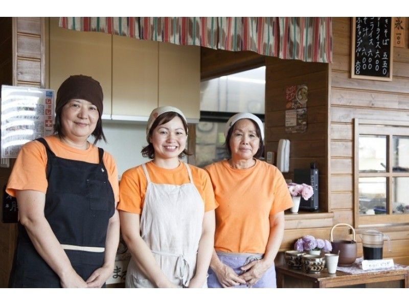 【沖縄/西海岸・東海岸】読谷のご当地グルメと食文化を探る、ガイドツアーむら巡(みぐ)い「都屋コース」