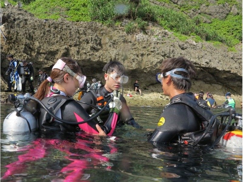 青の洞窟も♪【体験ダイビング】沖縄那覇　１グループ制で時間の制限なし　安心安全プランです。