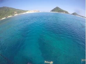 【沖縄・慶良間諸島】<終日コース>上陸もOK!人気のケラマ無人島海水浴&ボートシュノーケルツアーの画像