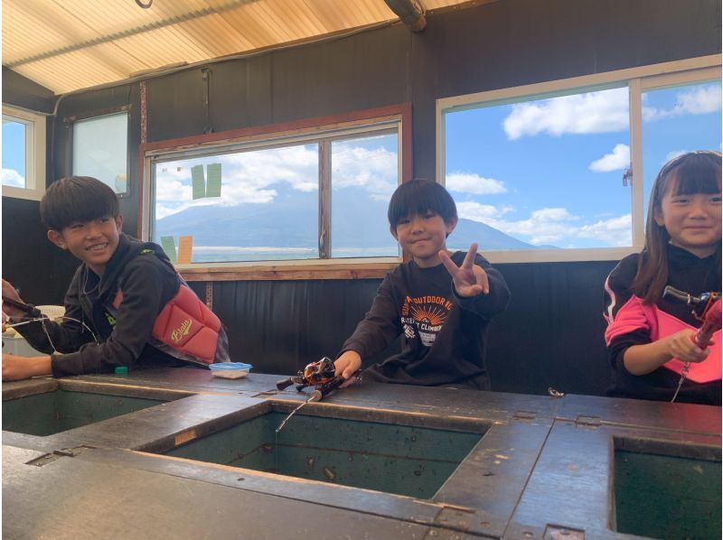 【山梨・山中湖】リーズナブルにわかさぎドーム船を貸切！手ぶらで参加！幼児もペットもOK!の紹介画像