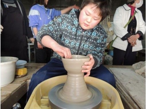 【栃木・益子】電動ろくろで陶芸家気分を満喫！60分で益子焼の陶芸体験～団体様も歓迎の画像