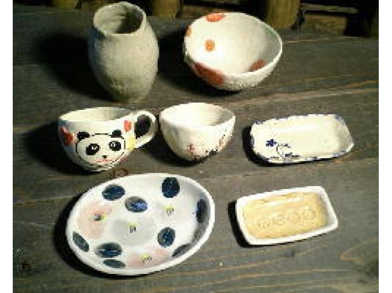 【東京・調布】緑豊かな深大寺窯で陶芸体験！粘土から作る[手びねりコース 色釉/絵付け]