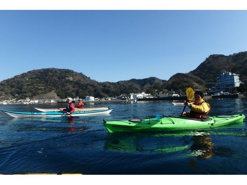 【静岡／沼津・伊豆】朝はゆっくり10時集合＆ランチ付き！　シーカヤック体験（初心者コース・1日）