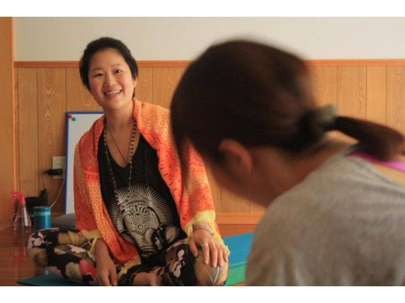 【沖縄・那覇】瞑想・呼吸法を取り入れた本格インドヨガを体験〔プライベートレッスン〕
