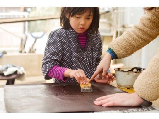 [Kyoto / Ohara] Textile dyeing experience-Postcard dyeing "Kakishibu dyeing plan" Participation is OK from 6 years old ・ You can take it home on the On the dayの画像