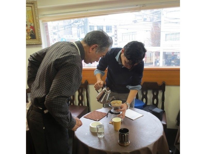 【東京・浅草】大人の教室「極上コーヒー飲み比べ」自分でオリジナルブレンド！プロのドリップを教わる教室の紹介画像