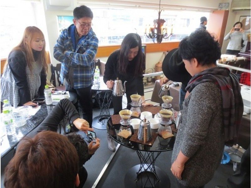 [東京淺草]成人教室-更美味！使用各種各樣的器具的“咖啡手滴＆壓技術”の紹介画像