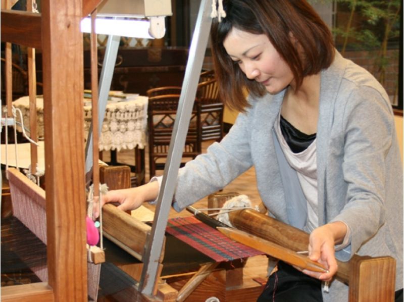【鹿児島県・鹿児島市】奄美大島の特産品「大島紬」を手織り機で作ろう!