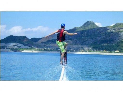 沖縄 本部 美ら海水族館近く ヨコノリ系 ホバーボード体験 ビーチ体験ダイビング アクティビティジャパン