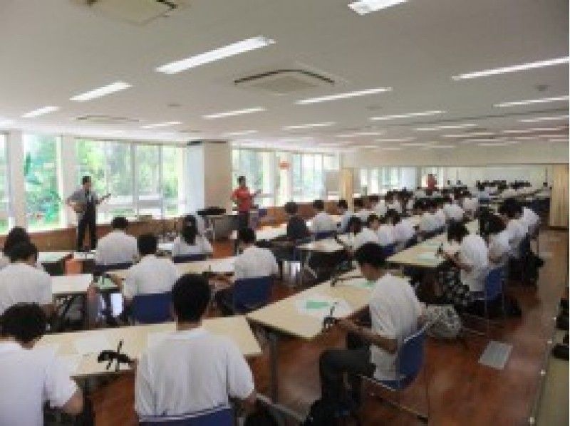 【沖縄・恩納村】地元の達人が指導！サンシン体験！
