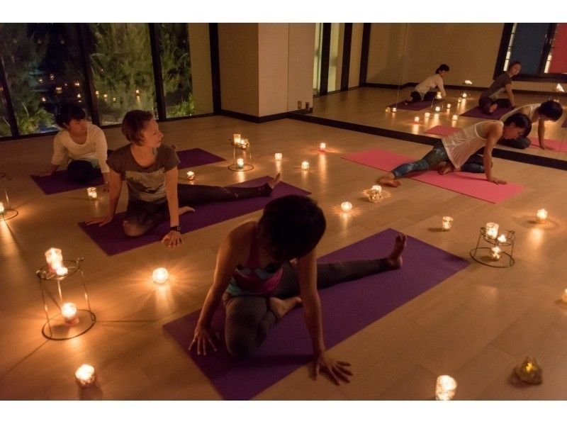 【沖縄・恩納村】海目の前のスタジオで、キャンドル&アロマYOGA