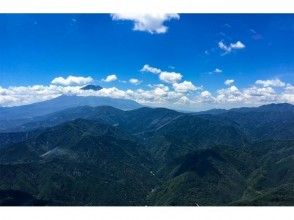 【東京発/ 富士山遊覧】都内から富士山へひとっ飛び！プレミアムヘリコプター遊覧(70分)