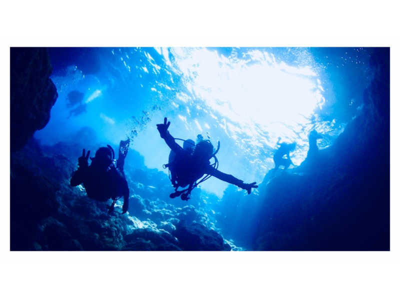 【冲绳青之洞专家店】经验丰富的导游人员举办安全优质的旅游“Natural Blue”