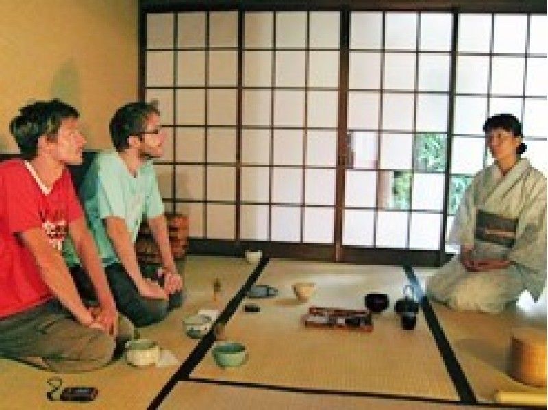 【京都・東山】知恩院近くの茶室で茶道を体験！〔貸切茶道体験〕
