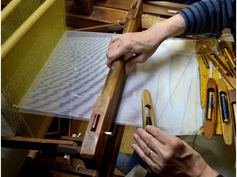 [Kyoto/ Kamigyo Ward] Weaving (hand weaving) 1 day experience! Traditional handicraft "Nishijin Nail Hashimoto Sori" Traditional craftsmen and craftsmen carefully support!の紹介画像