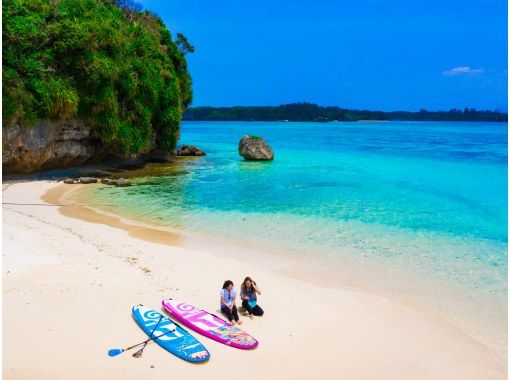 [Okinawa, Onna Village] SUP & Snorkeling "Adventure to a deserted island!" Beginners are safe (Over 1,500 people guided last year / Free photos and video data)の画像