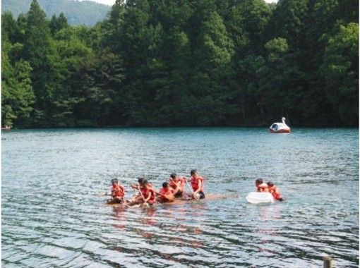 [Nagano / Omachi City Raft] Experience the fun at Lake Aoki, Shinano Omachi, at the foot of the Northern Alps where water is born! Raft making / raft playの画像