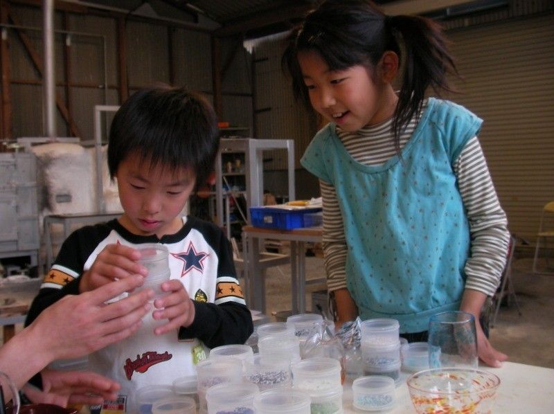 【兵庫・上郡町】初めての方も安心！制作、コップ ・花瓶・小鉢などを20分で制作〔吹きガラス体験〕