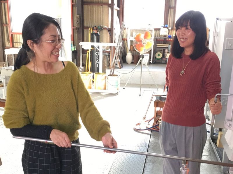 【静岡・焼津】溶けたガラスを自在に！吹きガラス体験