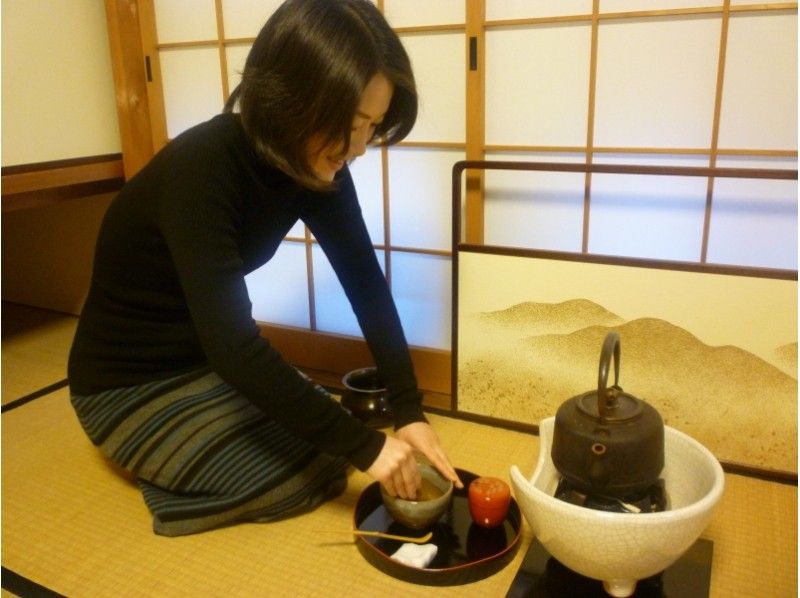 【奈良・奈良市】自分で点てる！「点前体験」正式な茶道の薄茶点前の作法を気軽に体験 ♪