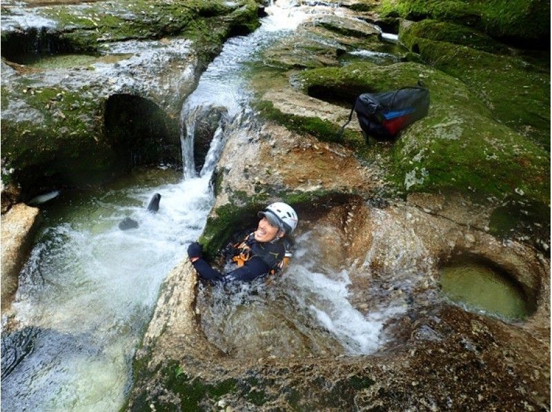 【鹿児島・屋久島】体験しないなんてもったいない！沢登りツアー（半日コース）