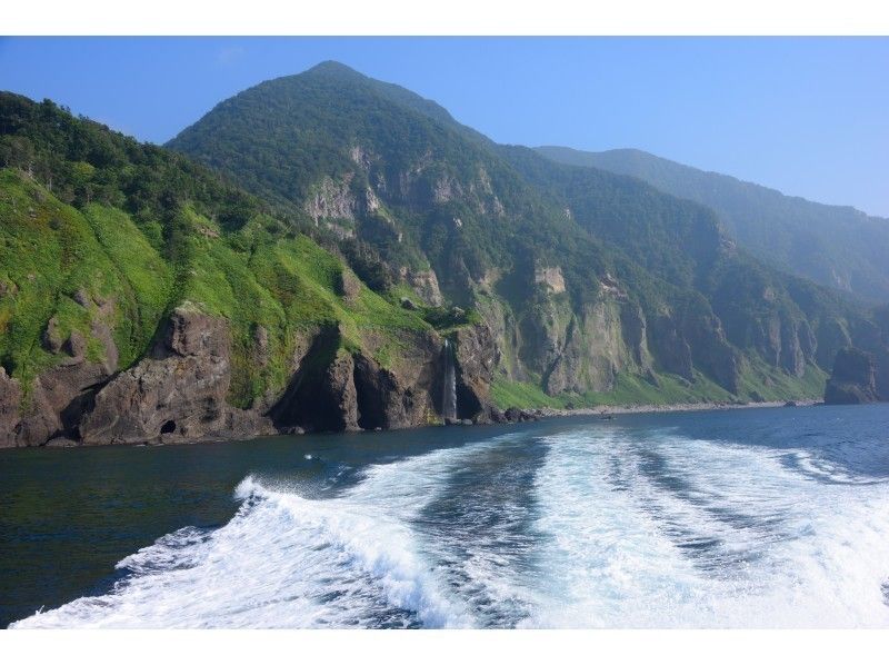 【北海道・知床】<午後出航便>光り輝く午後の知床岬クルーズ乗船☆知床の美しさは午後にこそ見出される♪