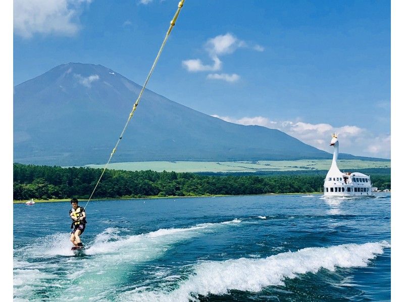 【山梨・山中湖】全力で遊びつくそう! フライボード&ウェイクボード体験プラン