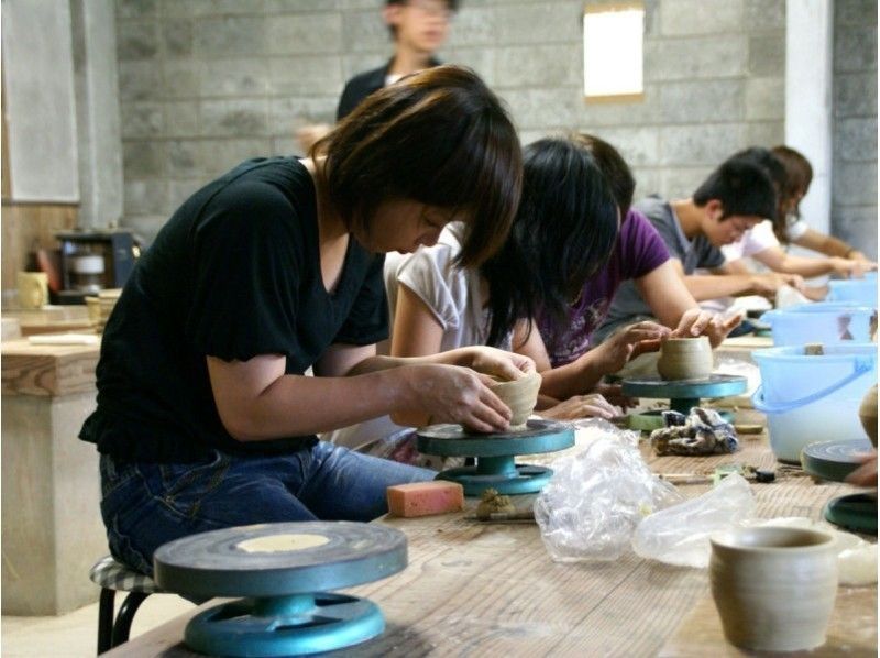 【山口・萩】萩焼の名窯でオリジナルの器づくり「手びねり陶芸体験」お子様も一緒に楽しめます！　アクティビティジャパン