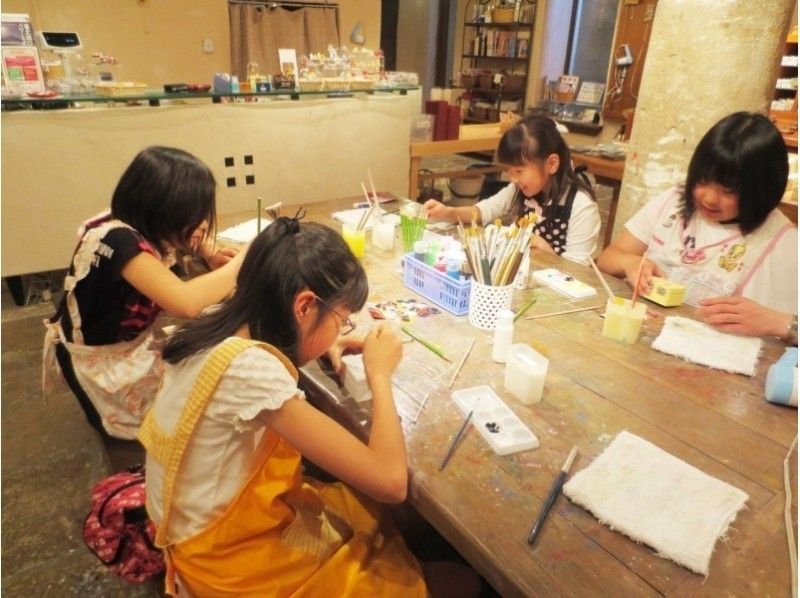 【山梨・河口湖】音楽のテーマパークでオルゴールをつくろう♪〔オルゴール絵付け体験〕