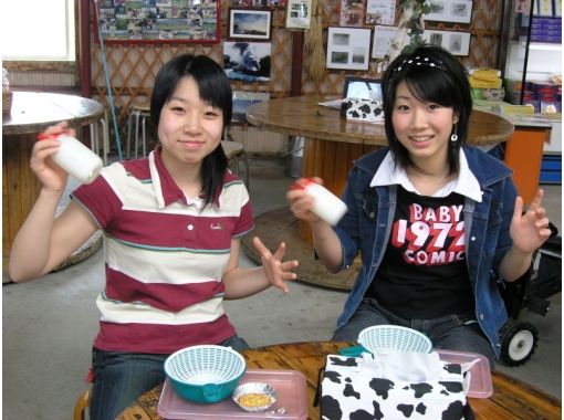 【 홋카이도 · 마슈 호 근처] 우유 짜기 체험 & 버터 · 아이스크림 만들기 체험 코스 (약 80 분)の画像