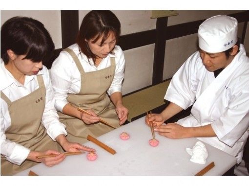 [Kyoto / Ukyo] Japanese sweets making experience class "Kanchun Sagano shop"-Making four kinds of Japanese sweets (Sagano Arashiyama venue)の画像