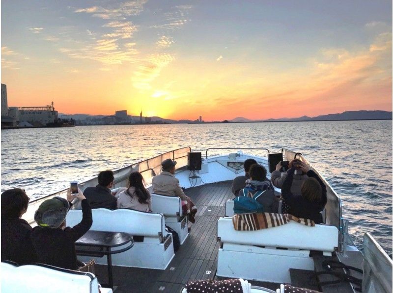 [Fukuoka/ Hakata] The scenery of Fukuoka and the night view are beautiful! Nakasu-Hakata Bay Cruising(30 minutes)の紹介画像