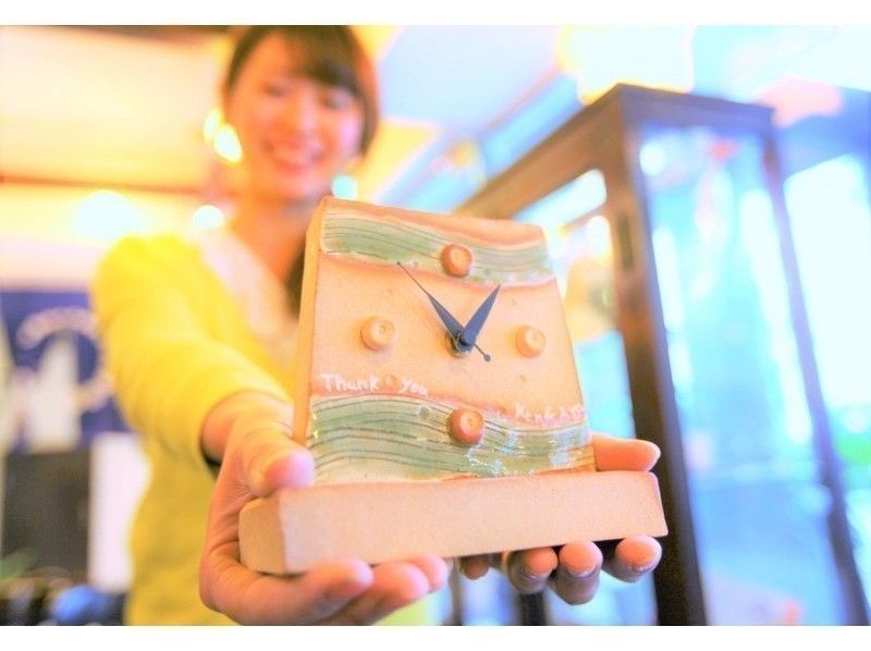 【大阪・梅田】阪急梅田駅~歩5分☆記念日に思いを込めて☆自由にアレンジできる陶芸置時計ギフトコース☆