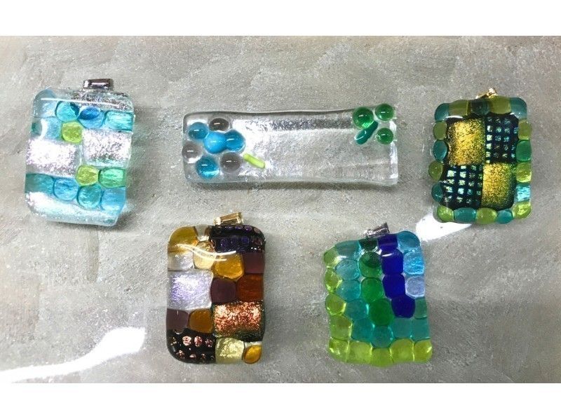 【東京・吉祥寺】ガラスプレートで箸置きやアクセサリーを作ろう♪簡単ガラス細工（30分）