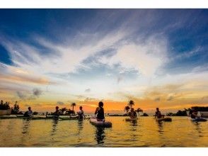【Okinawa · Onna Village】 Twilight / Night SUP Picture of Yoga