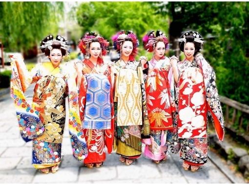 【京都・祇園】花魁４０カット以上、約4ポーズ撮影＆20分の散策のついた全データ付きバリューセットプラン「百合プラン」の画像