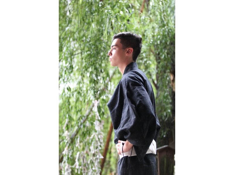 【京都・四条駅から徒歩3分・着物レンタル】男性も気軽に着物姿でお出掛けメンズプラン