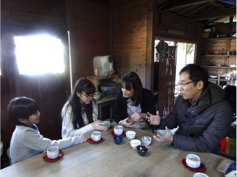 【南足柄 陶芸】 工房貸切 ファミリーで陶芸体験(てびねり)を楽しもう! 60分 ※刻印サービス付き