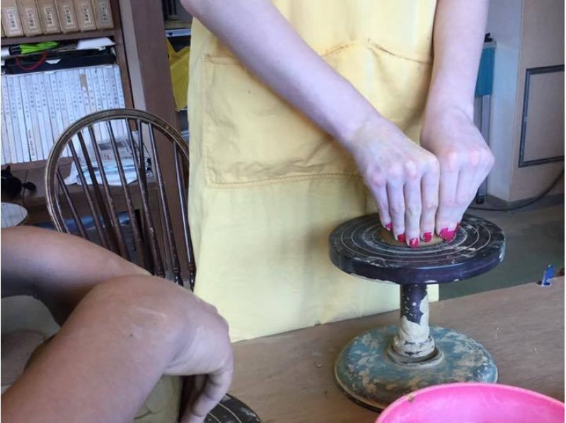 【京都・京都市左京区】陶芸体験教室（手回しろくろコース）