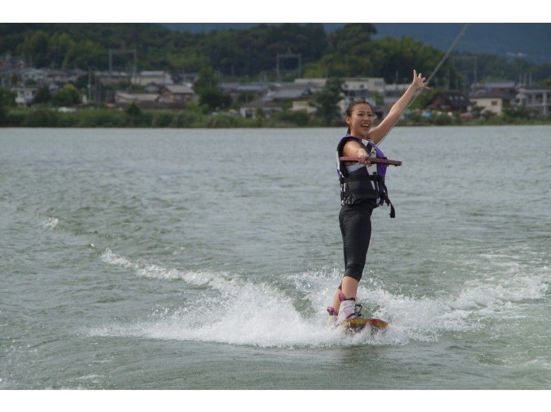 【滋賀・琵琶湖】みんなでウェイクボード体験！90分貸切※4名様まで！計18000円