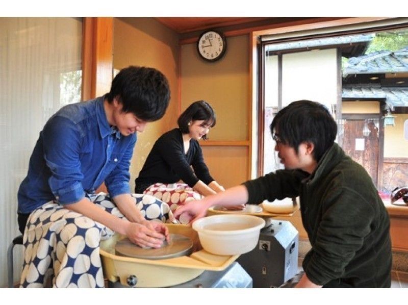 【京都陶芸体験】清水のおすすめ陶芸教室でろくろ体験！京都観光で気軽に茶碗やお皿を作れる「嘉祥窯陶芸教室」