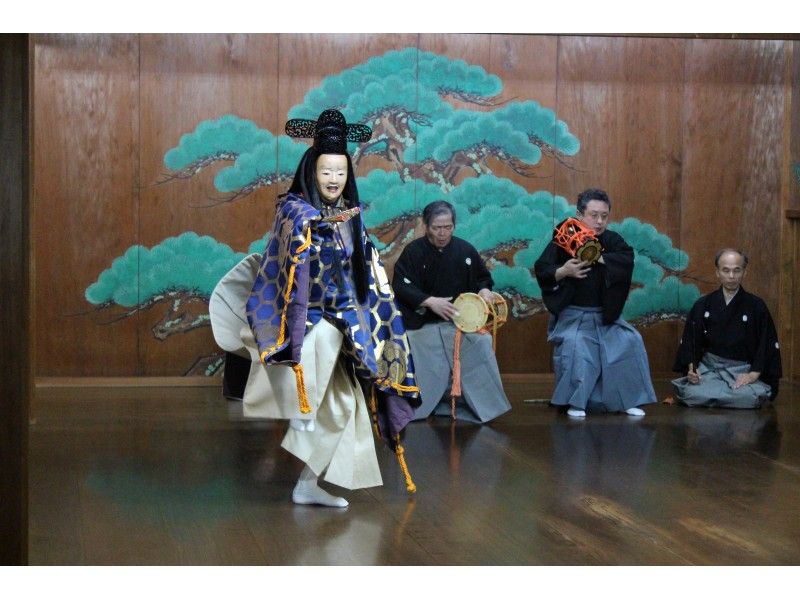 【福岡・福岡市】650年の歴史を持つ伝統芸能「能」を体験！団体様、外国の方の参加も大歓迎です！の紹介画像