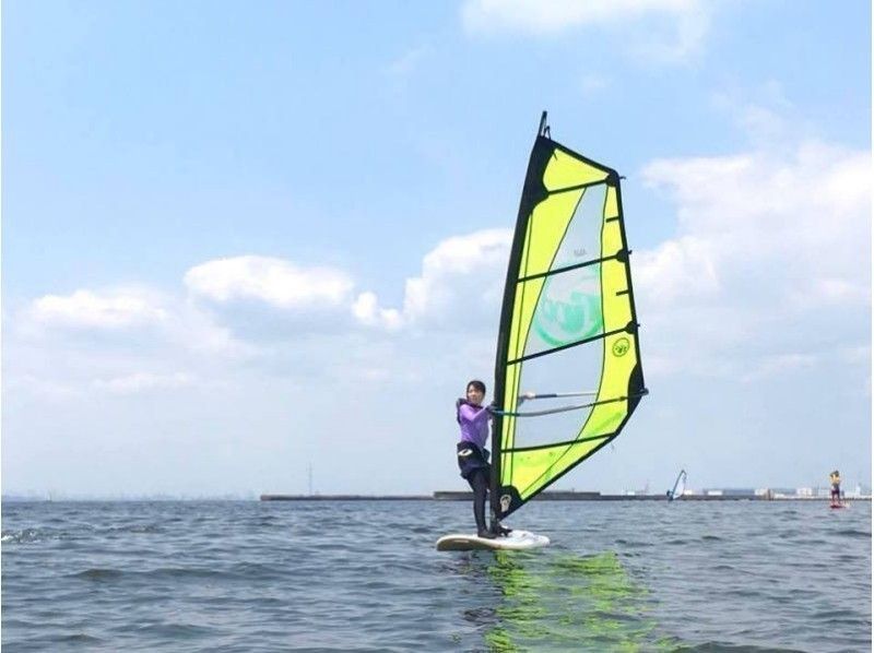 【千葉・幕張】検見川浜でウインドサーフィン1日体験スクール（オールレンタル★）
