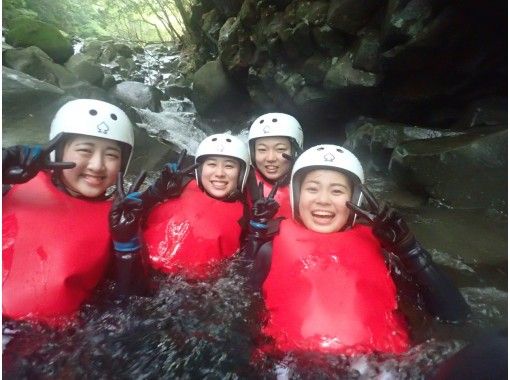 [Shizuoka/Izu/Kawazu] Let's go canyoning in Izu's natural mountain stream! "Canyoning half-day course"の画像