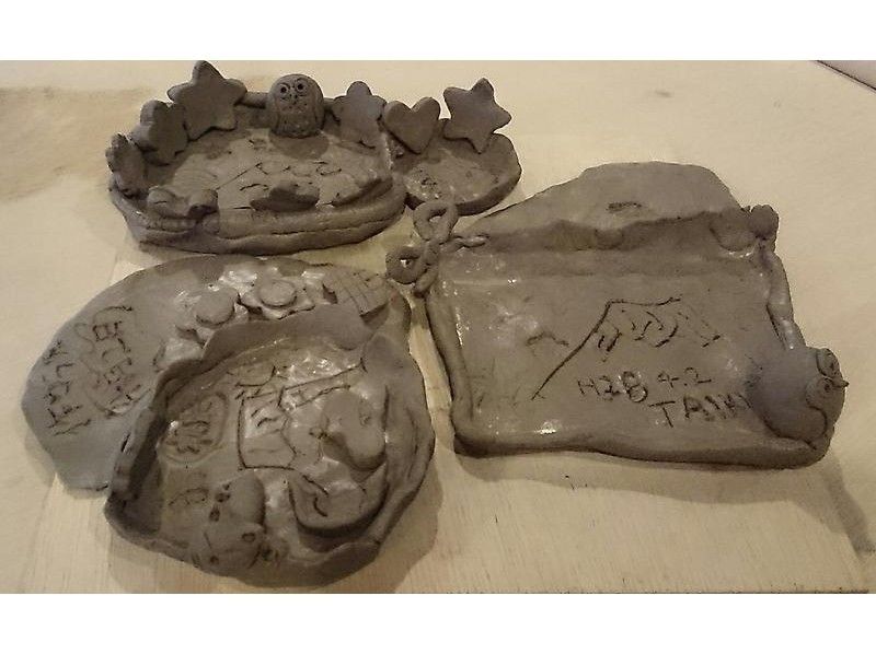 【山梨・河口湖・陶芸体験】手びねりでお皿やコップを作ろう!