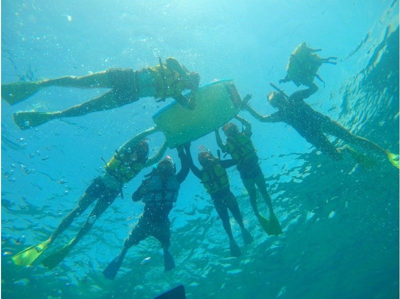 [Swimming in Minnajima + snorkel] Excellent transparency! A popular snorkel pack for the family!の紹介画像