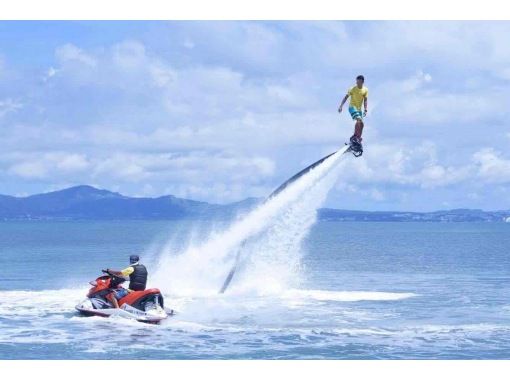 グリーンキャンペーンセール　2025【沖縄・うるま市海中道路ビーチ】フライボードもウェイクボードも全7種類が120分遊び放題プランの画像