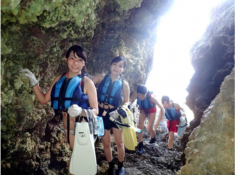 【沖縄・青の洞窟】青の洞窟シュノーケル！ウエットスーツなしOK！写真無制限つき！送迎サービスありの紹介画像